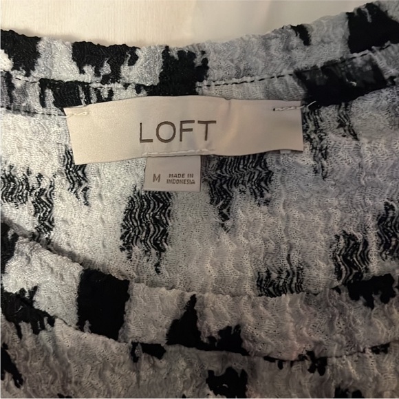 Loft leopard long sleeve blouse size medium. New with tags. - Picture 5 of 6
